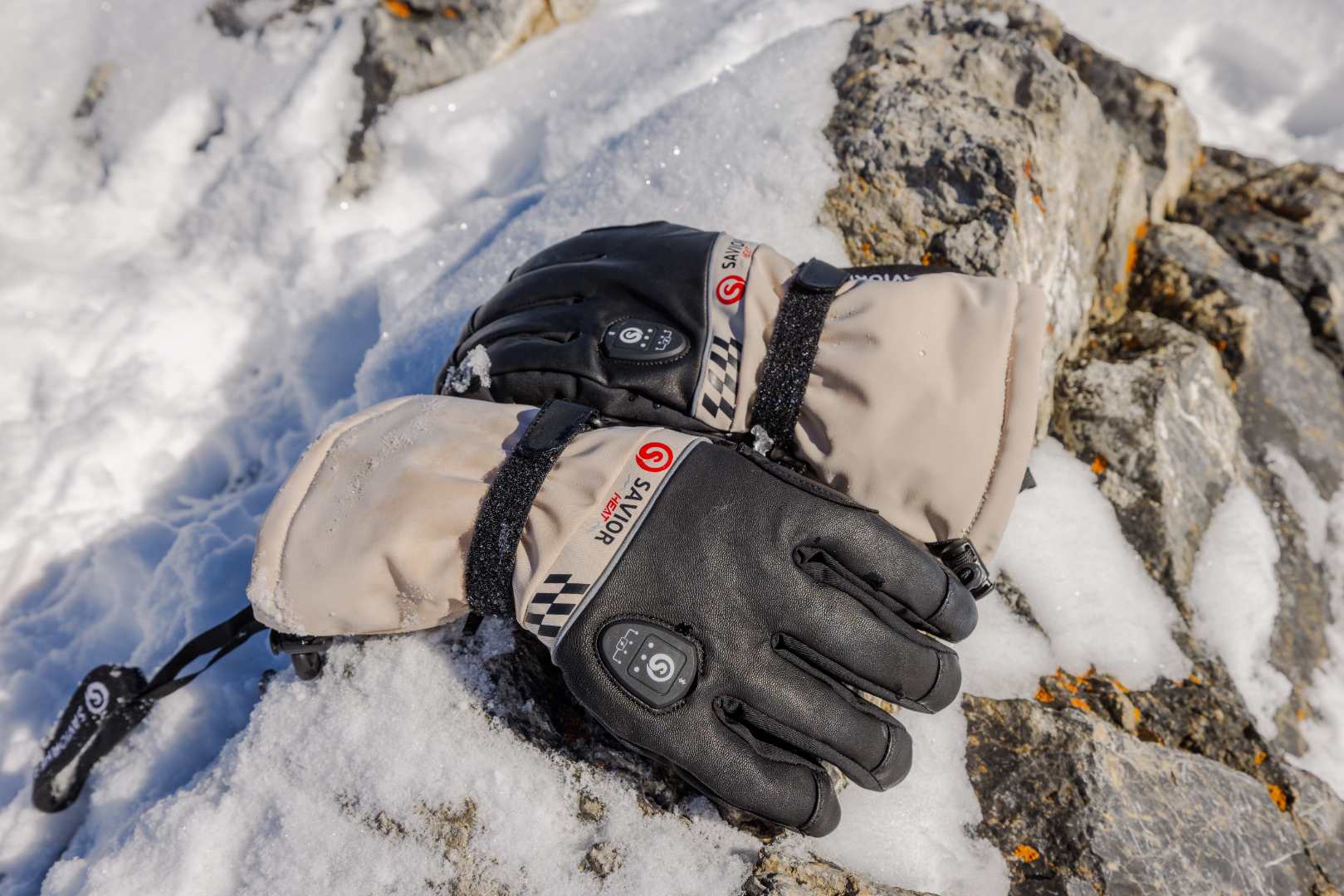 Rechargeable electric heated gloves for skiing and cold weather