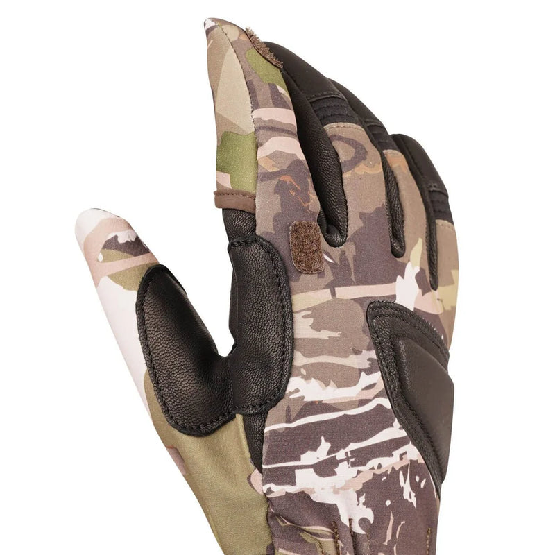 Load image into Gallery viewer, Camo Heated Hunting Gloves detail view