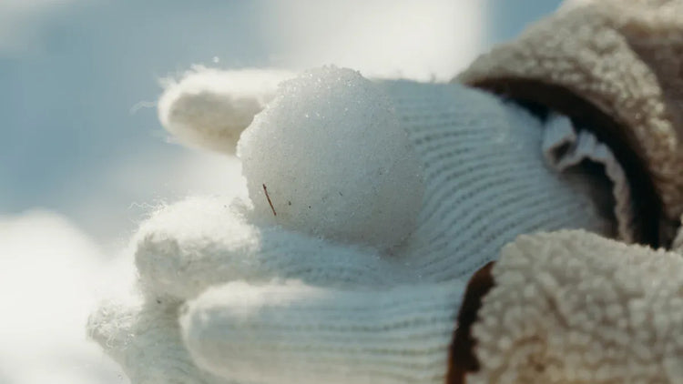 How Thin Heated Gloves Help Combat the Winter Blues