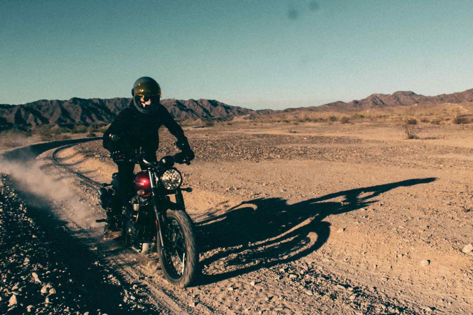 Heated Motorcycle Gloves: A Beginner’s Guide to Winter Riding Safety and Comfort