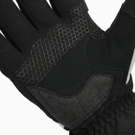 The palms of these heated gloves are made with non-slip PVC material, ensuring a firm grip on the handlebars for safe and reliable control.